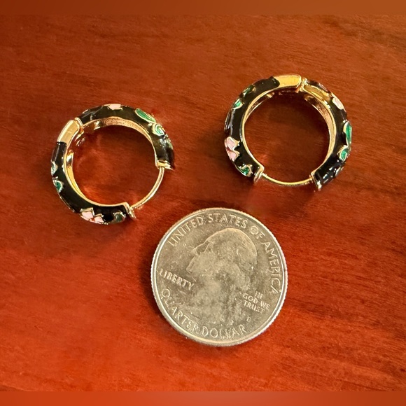 Vintage-inspired Black Floral Boho enamel hoop earrings for pierced ears - Picture 6 of 7
